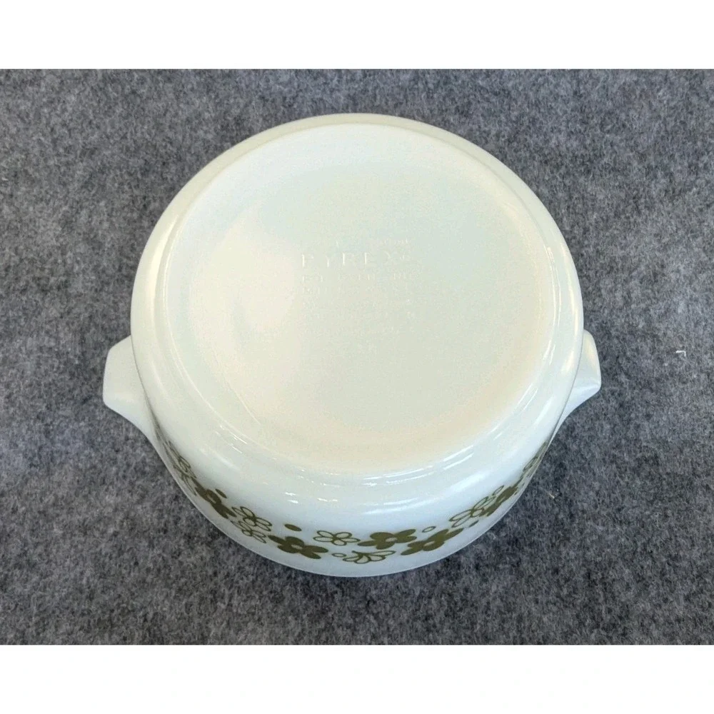 Vintage Pyrex Ovenware White Milk Glass 750 ml Oven Bowl 472-B USA - Picture 4 of 4